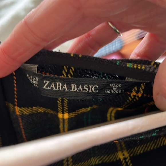 ZARA Basic Plaid Zipper Top - Picture 5 of 5